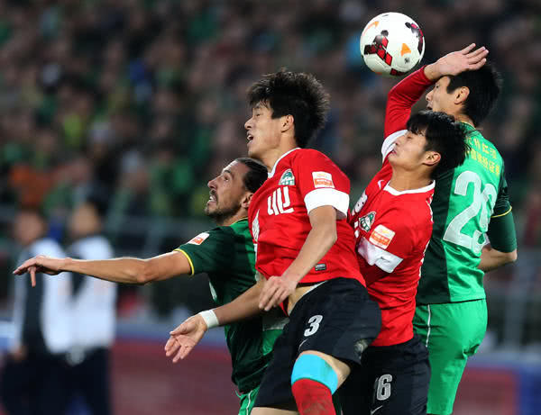 包含重庆斯威成为黑马，冲击联赛前列的词条