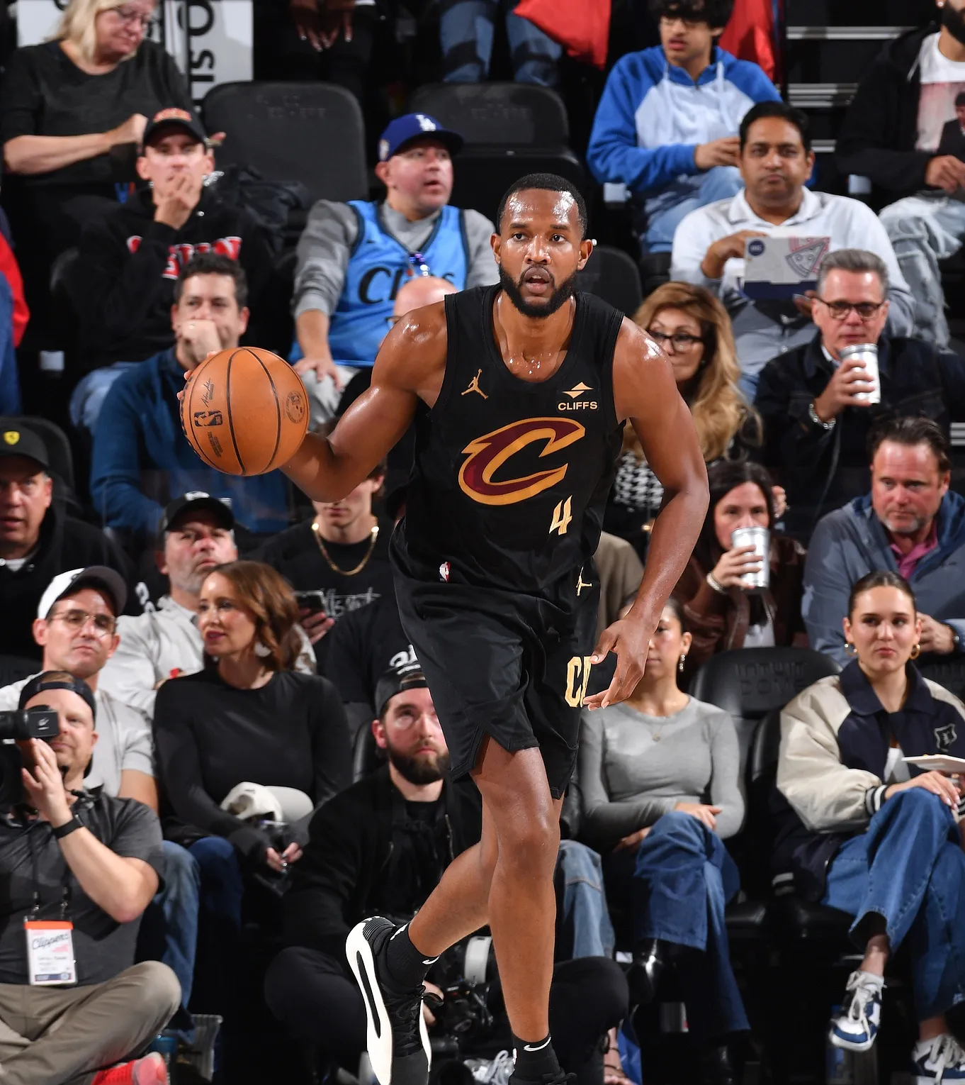 乐鱼体育视频-骑士队后场球员关键时刻发挥得分能力的简单介绍