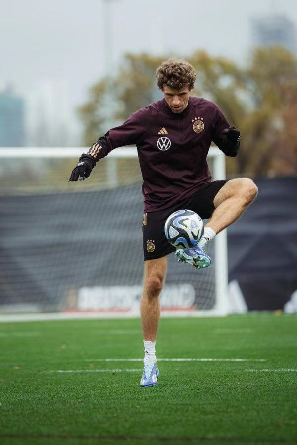 拜仁大将穆勒神奇进球，皇马无力回天的简单介绍