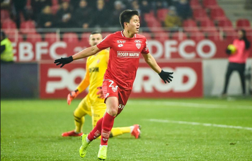 摩纳哥主教练被俱乐部解雇,换帅决定引发争议 摩纳哥主教练被俱乐部解雇,换帅决定引发争议