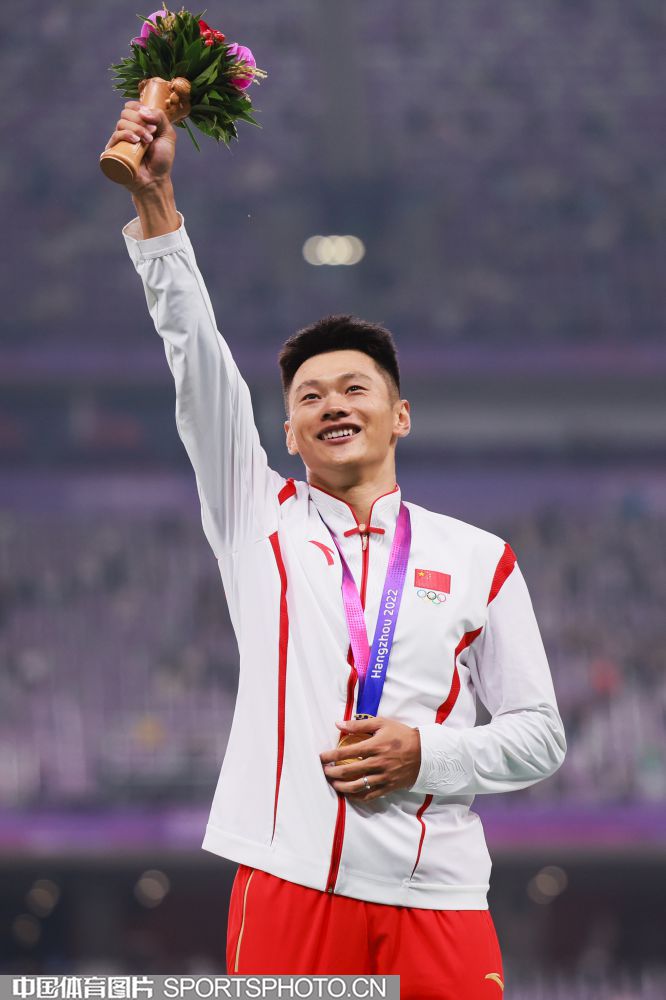 关于豪取金牌选手打出精彩,刷新纪录、书写传奇的信息 关于豪取金牌选手打出精彩,刷新纪录、书写传奇的信息