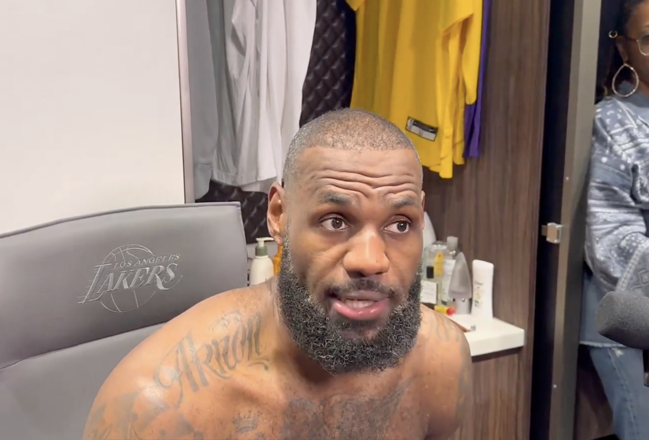 湖人大胜魔术,詹姆斯领导全队获胜 湖人大胜魔术,詹姆斯领导全队获胜