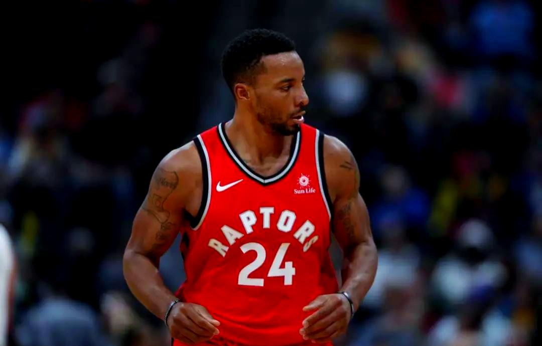 猛龙大胜雄鹿,晋级总决赛 猛龙大胜雄鹿,晋级总决赛